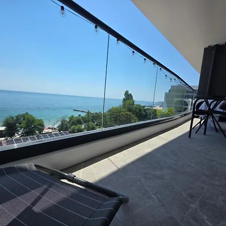 Calypso первая линия шикарные с панорамным видом на море -30м до пляжа Apartment Odesa