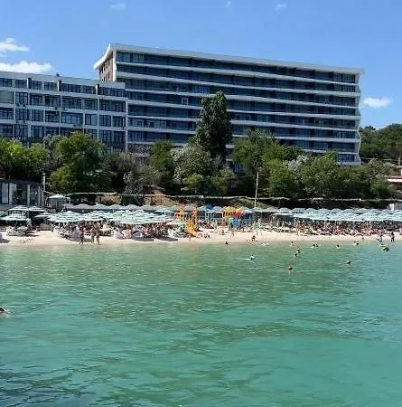 Calypso первая линия шикарные с панорамным видом на море -30м до пляжа Apartment