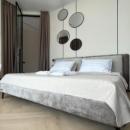 Calypso первая линия шикарные с панорамным видом на море -30м до пляжа Apartment Odesa