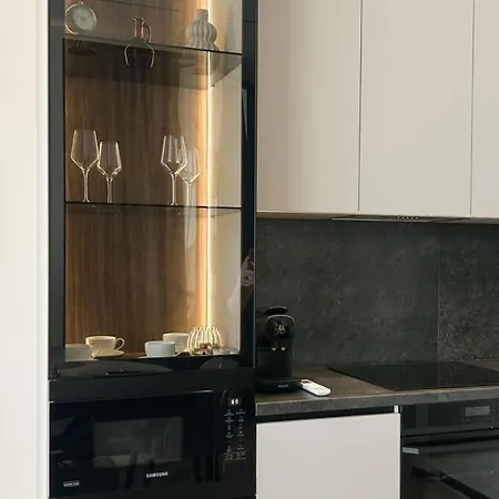 Calypso первая линия шикарные с панорамным видом на море -30м до пляжа Apartment Odesa