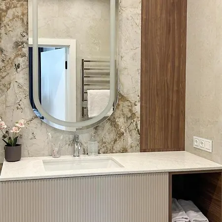 Calypso первая линия шикарные с панорамным видом на море -30м до пляжа Apartment Odesa