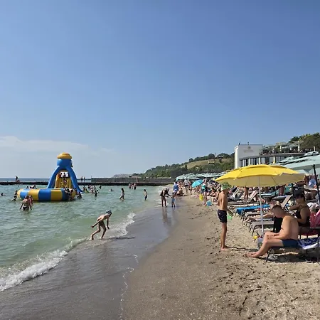 Calypso первая линия шикарные с панорамным видом на море -30м до пляжа Apartment Odesa