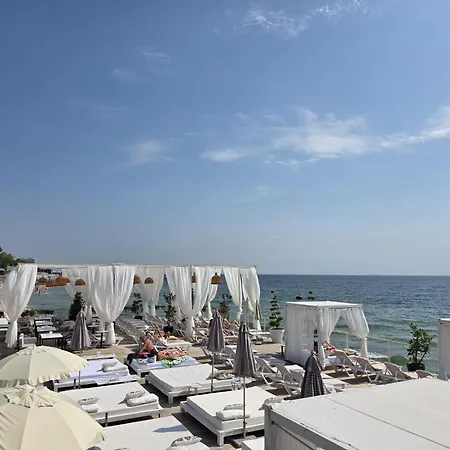 Calypso первая линия шикарные с панорамным видом на море -30м до пляжа Apartment *